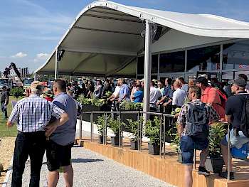 Viele Präsentationen = viele Zuschauer wie hier auf dem Unimog-Stand.