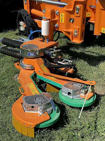 Für alle, die Kommunaltechnik für einfach halten hier ein Detail eines Mähwerkes.