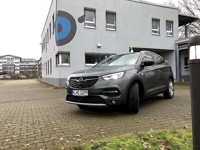 Ein Opel Grandland X ist unser neues Poolfahrzeug.